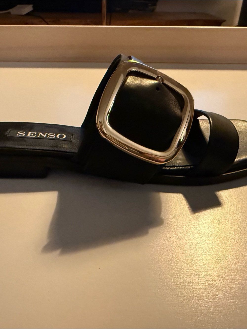 Senso leather buckle slides